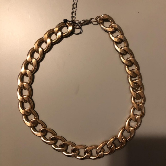 Chunky faux gold chain - Picture 2 of 2